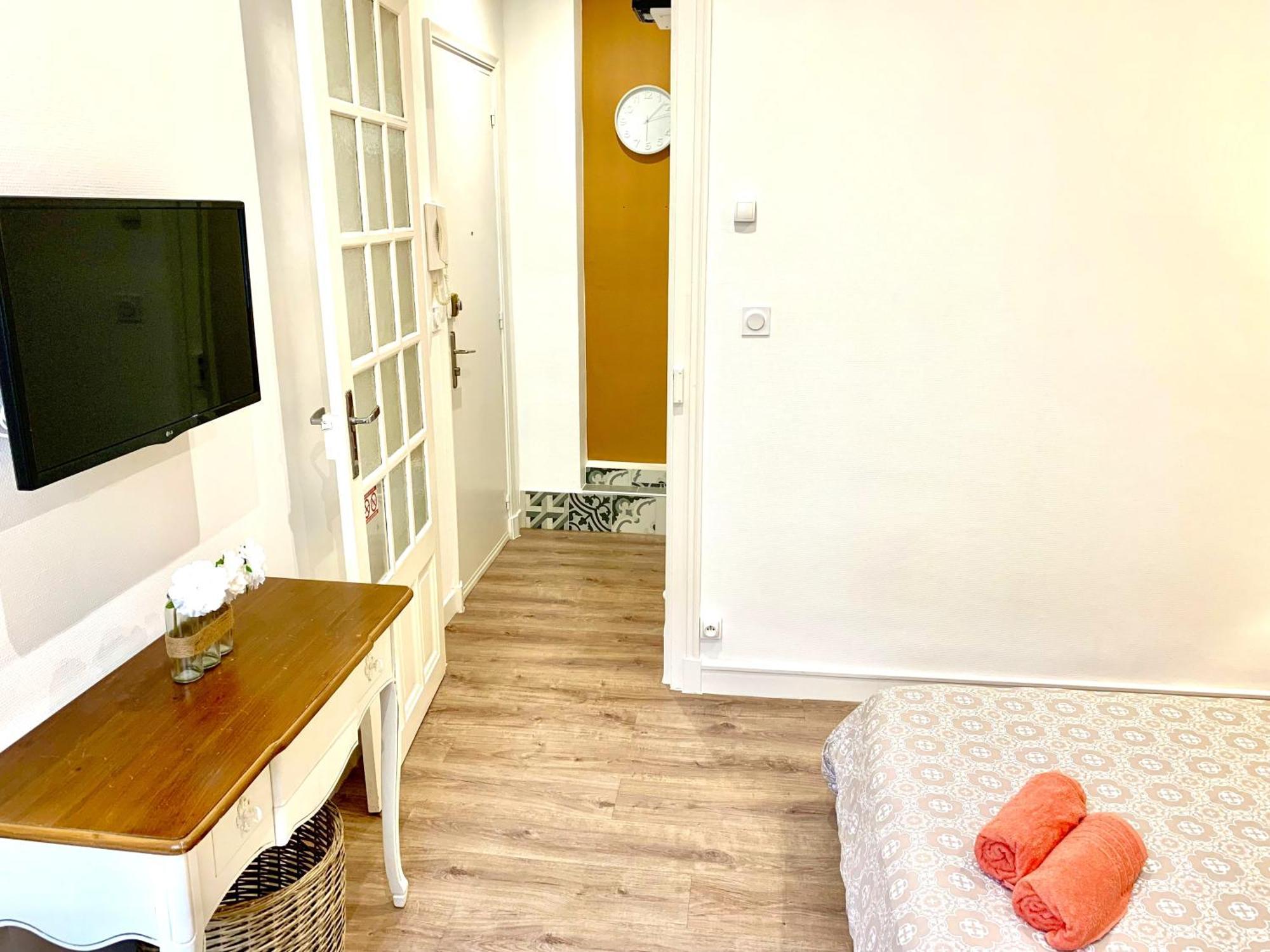 Appartement Cosy Au Coeur De Lorient - Residence Calme Bagian luar foto